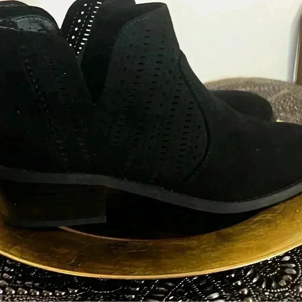 WOMENS NEW DIRECTIONS LIDA BLACK ANKLE BOOT SIZE 7 NEW